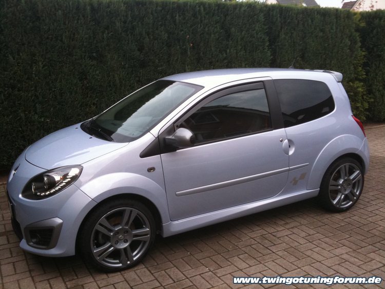 [Bild: twingo-11004022-3QV.jpg]