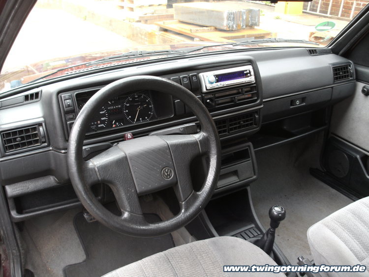 [Bild: twingo-13164140-uHk.jpg]