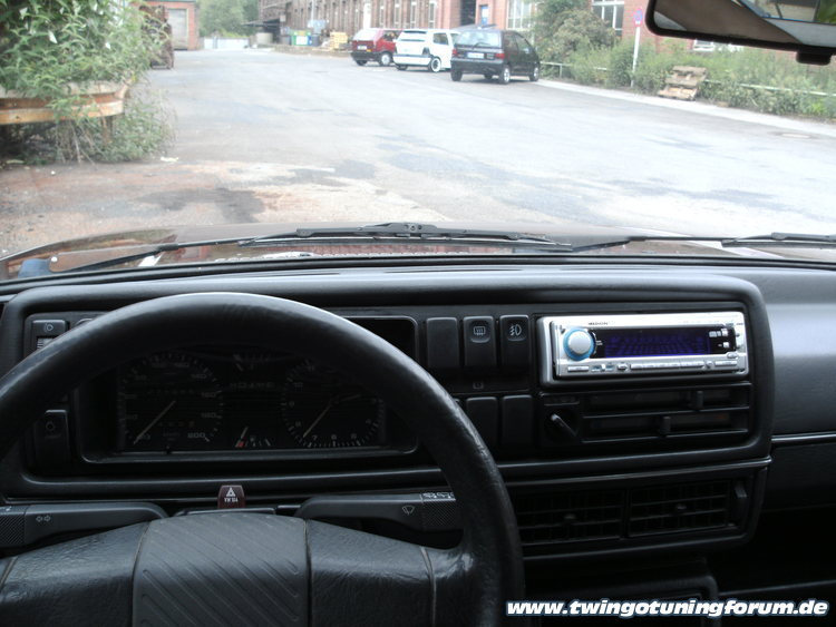 [Bild: twingo-13164432-WAR.jpg]