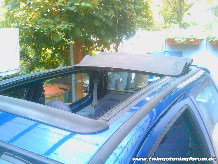 [Bild: twingo-01075856-u2V.jpg]