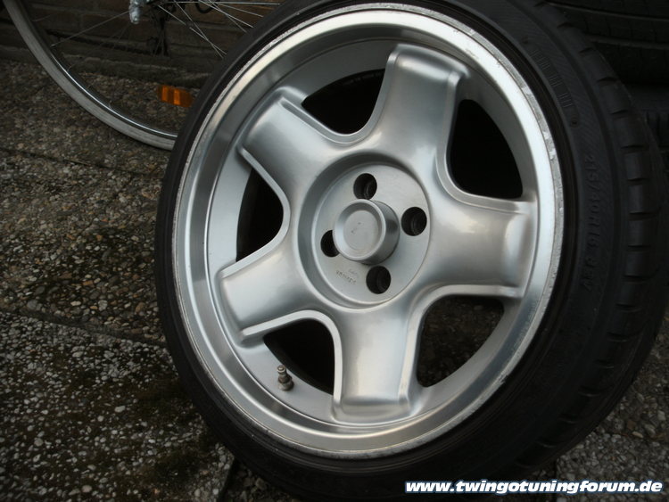 [Bild: twingo-06153913-WiK.jpg]