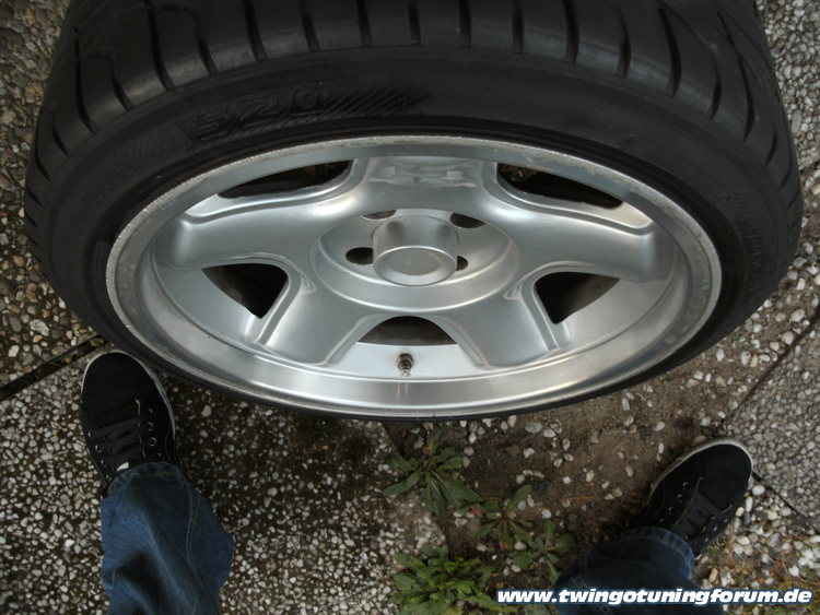 [Bild: twingo-06154019-LNY.jpg]