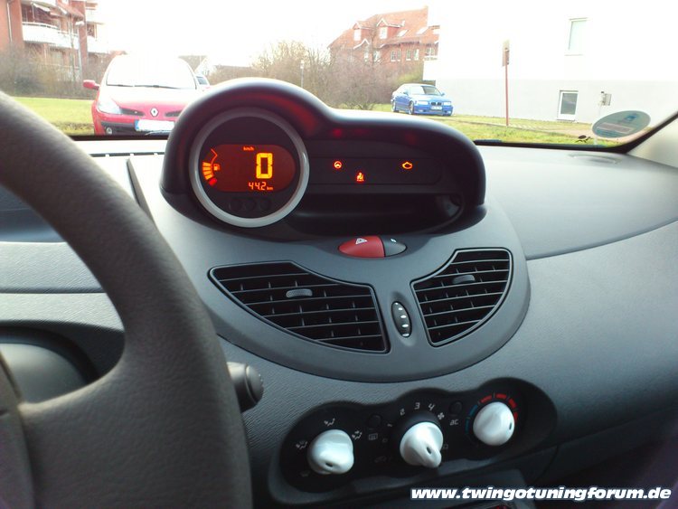 [Bild: twingo-13110038-vFV.jpg]