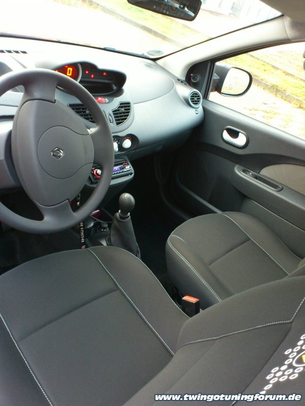 [Bild: twingo-13110112-IOu.jpg]