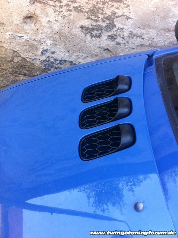 [Bild: twingo-28162534-Zk2.jpg]