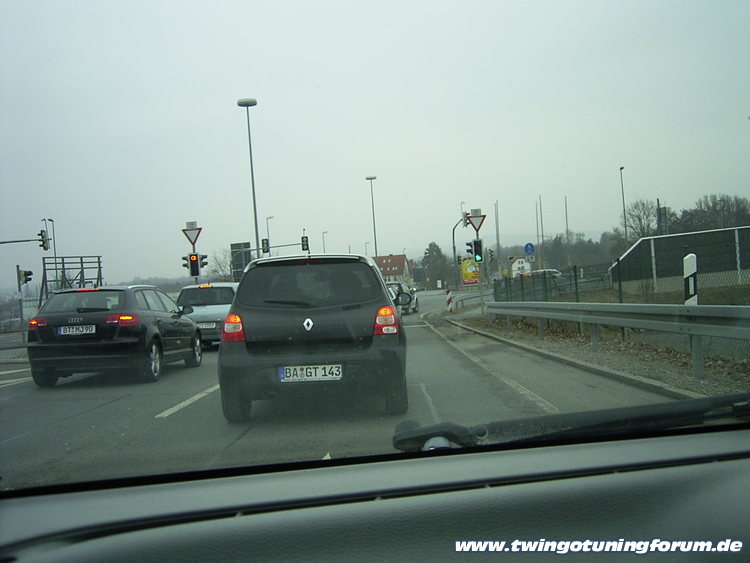 [Bild: twingo-20092443-ZSr.jpg]