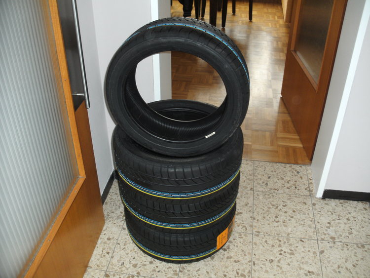 [Bild: twingo-15110502-H8x.jpg]