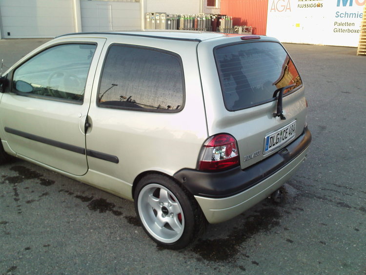 [Bild: twingo-24214304-ydS.jpg]