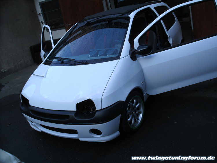 [Bild: twingo-03204927-nmo.jpg]