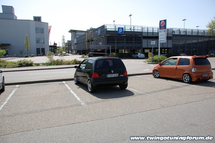 [Bild: twingo-10210623-xPX.jpg]