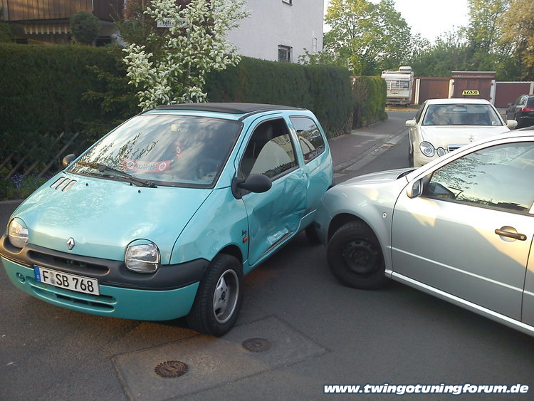 [Bild: twingo-17200738-b6b.jpg]