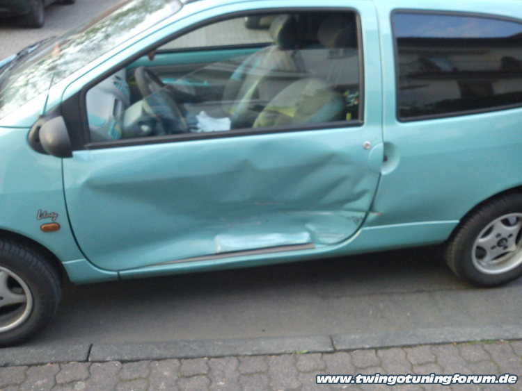 [Bild: twingo-17204821-a8R.jpg]