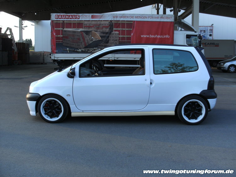 [Bild: twingo-24204656-kkN.jpg]