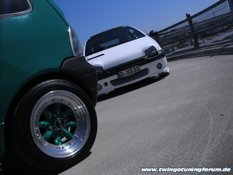 [Bild: twingo-05200328-FYk.jpg]
