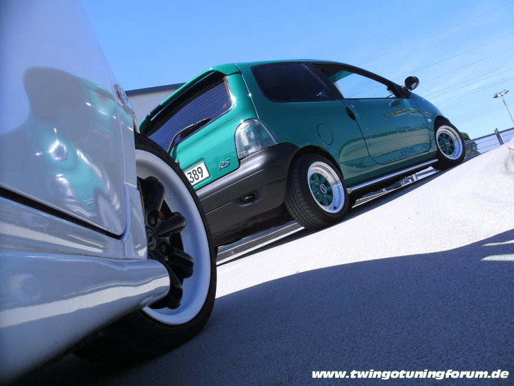 [Bild: twingo-05200401-UJG.jpg]