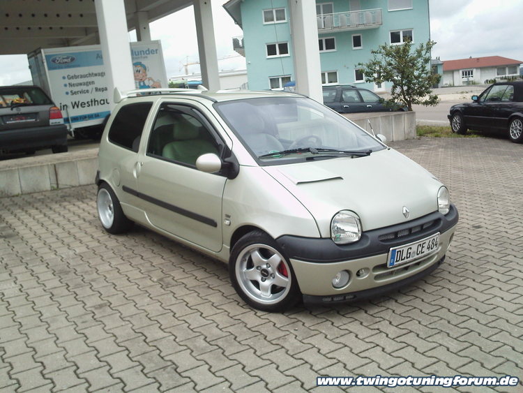 [Bild: twingo-12044449-wfY.jpg]