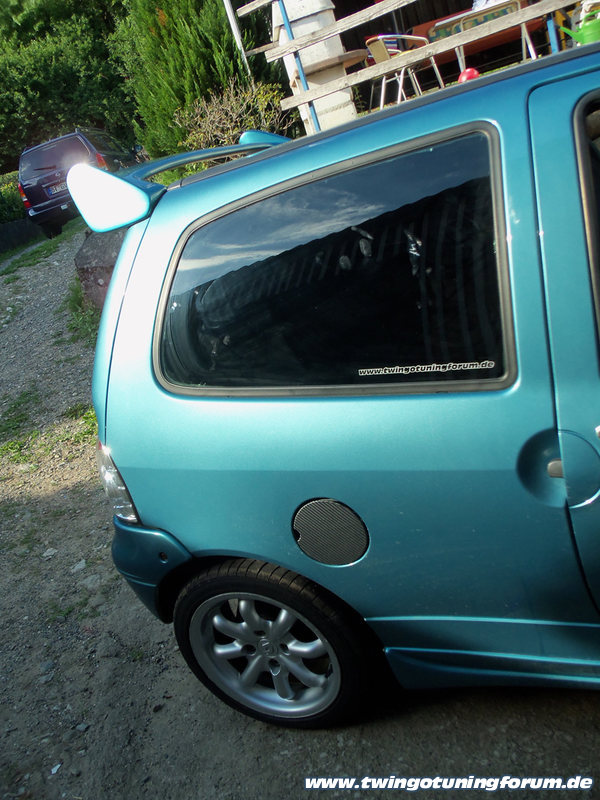 [Bild: twingo-12192914-h4s.jpg]