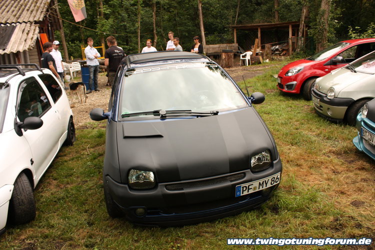 [Bild: twingo-14230405-zA8.jpg]