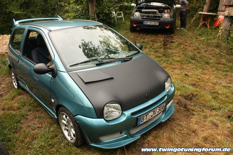 [Bild: twingo-14231706-iye.jpg]