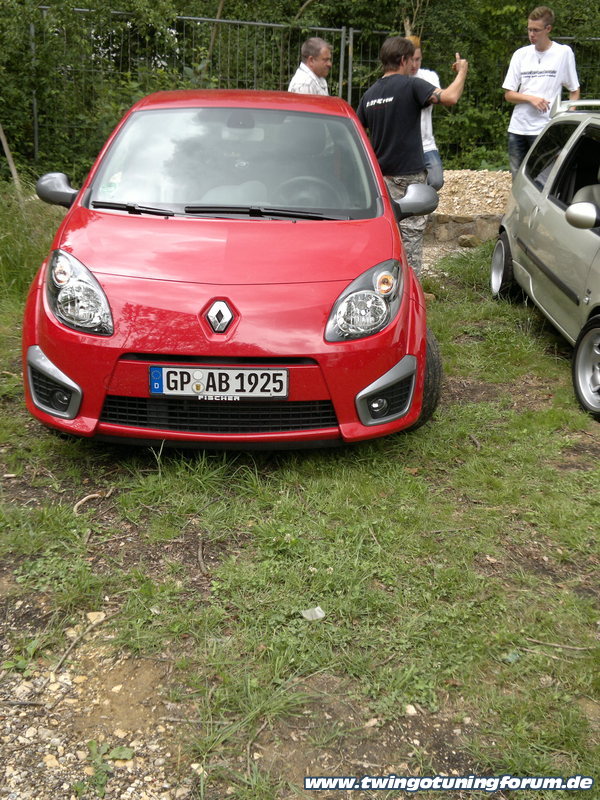 [Bild: twingo-15222149-y46.jpg]