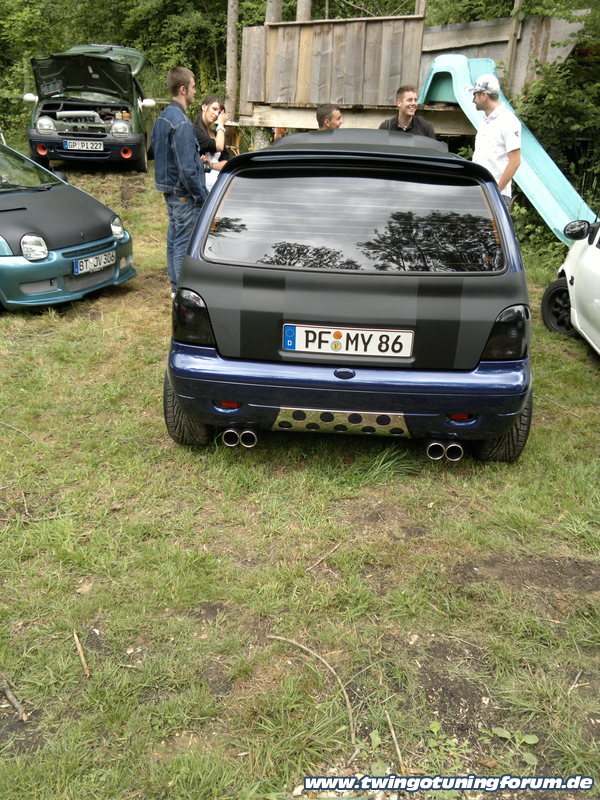 [Bild: twingo-15222308-NUg.jpg]