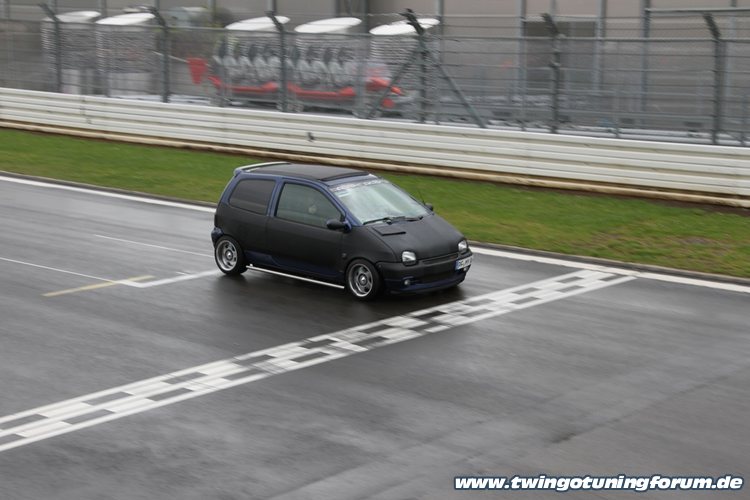 [Bild: twingo-16152339-WJK.jpg]