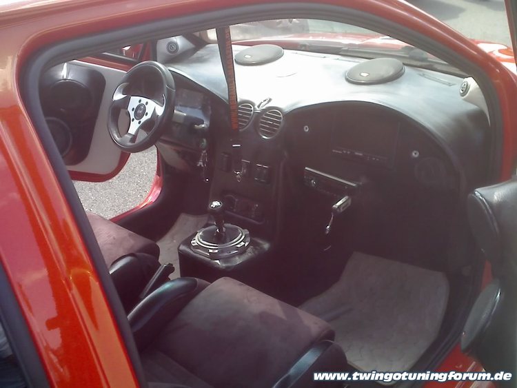 [Bild: twingo-17071158-hvk.jpg]