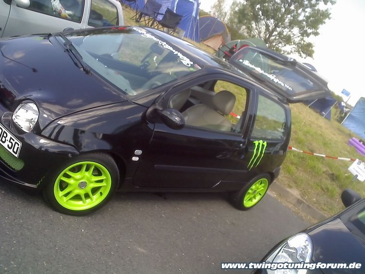 [Bild: twingo-17071328-dlm.jpg]