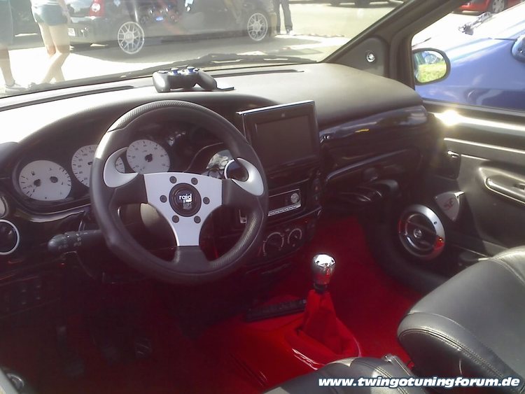 [Bild: twingo-17071530-kga.jpg]