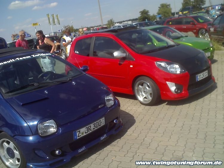 [Bild: twingo-17071711-LuY.jpg]