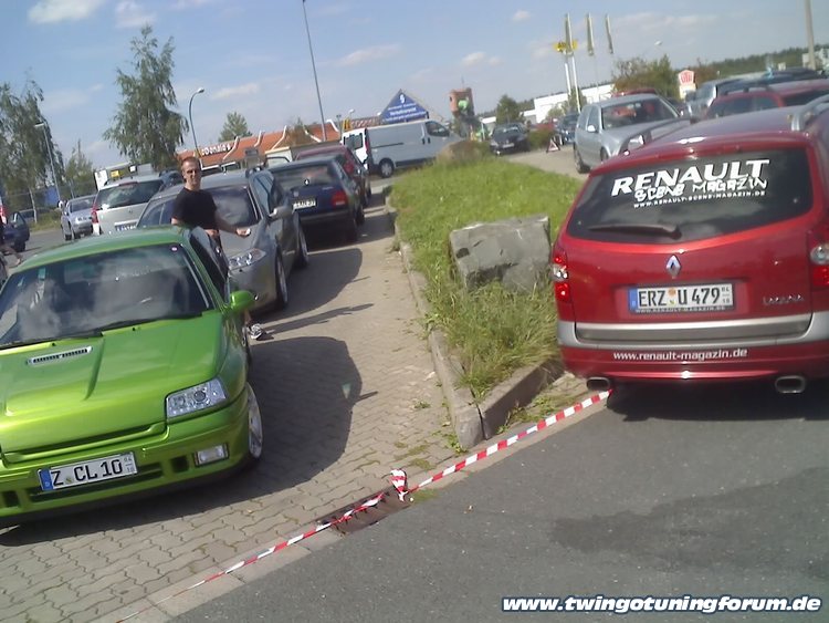 [Bild: twingo-17071802-4SJ.jpg]