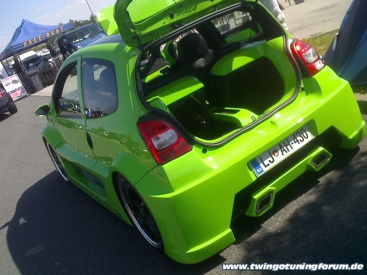 [Bild: twingo-17072208-zIf.jpg]