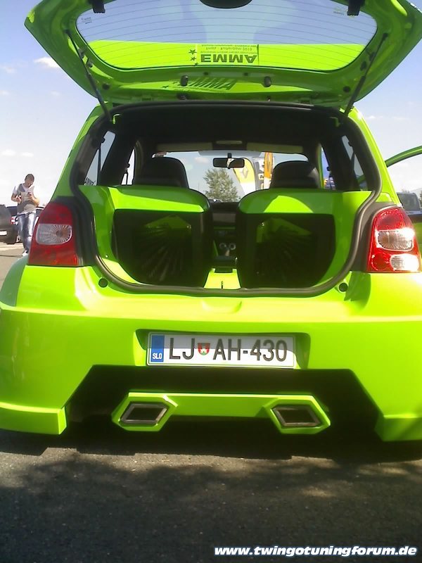 [Bild: twingo-17072503-2RI.jpg]