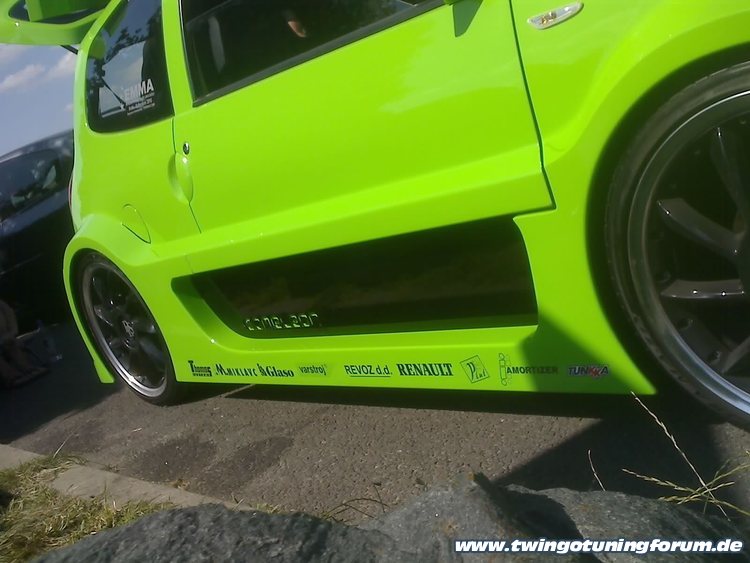 [Bild: twingo-17072824-gxg.jpg]
