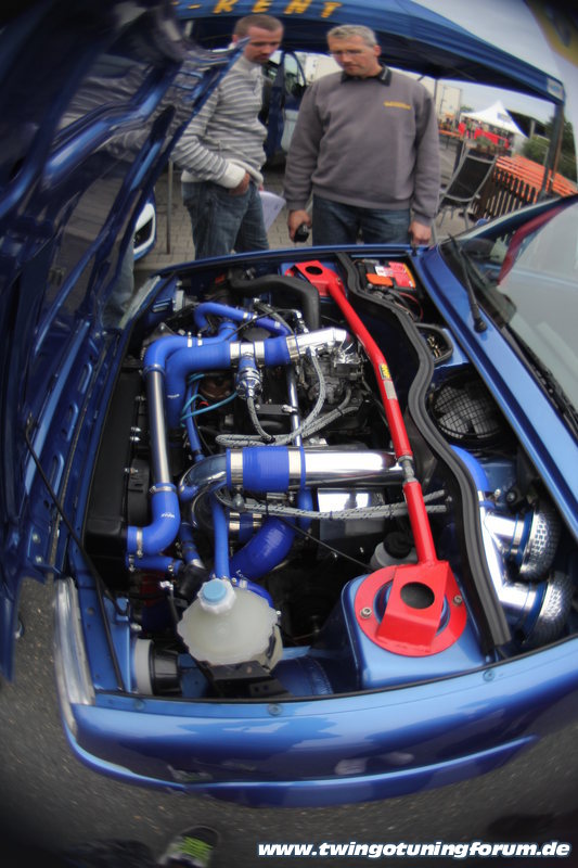 [Bild: twingo-17150410-ro1.jpg]