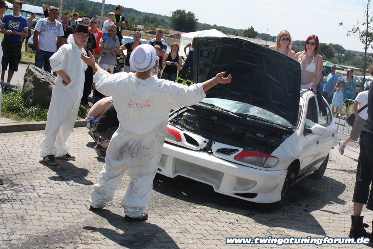 [Bild: twingo-18074339-zUJ.jpg]