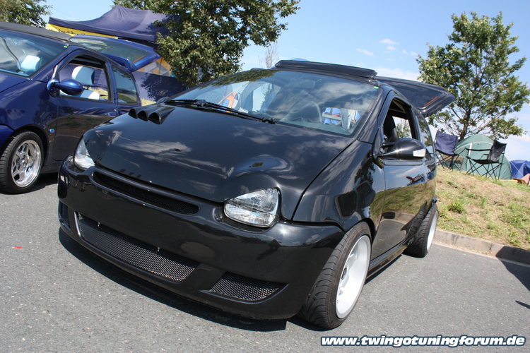 [Bild: twingo-18074905-cry.jpg]