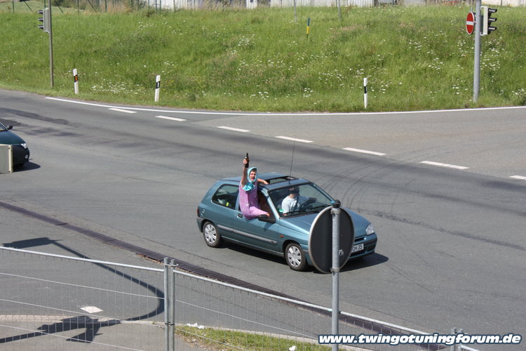 [Bild: twingo-18075209-wYU.jpg]