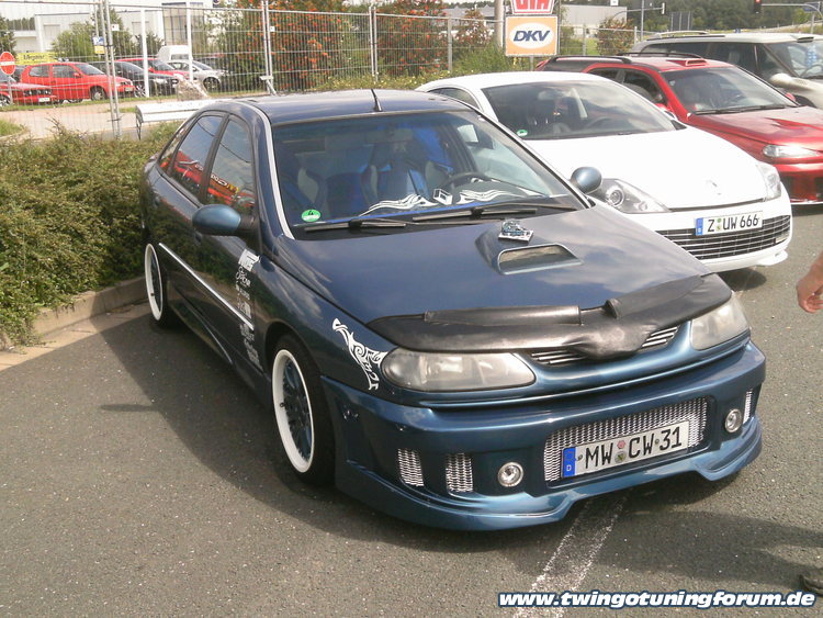 [Bild: twingo-18101818-nSa.jpg]