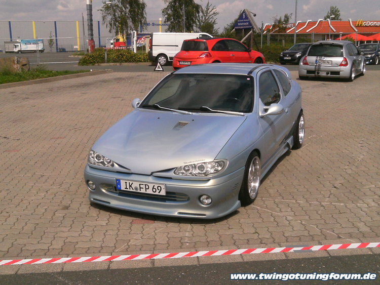 [Bild: twingo-18104735-5MF.jpg]