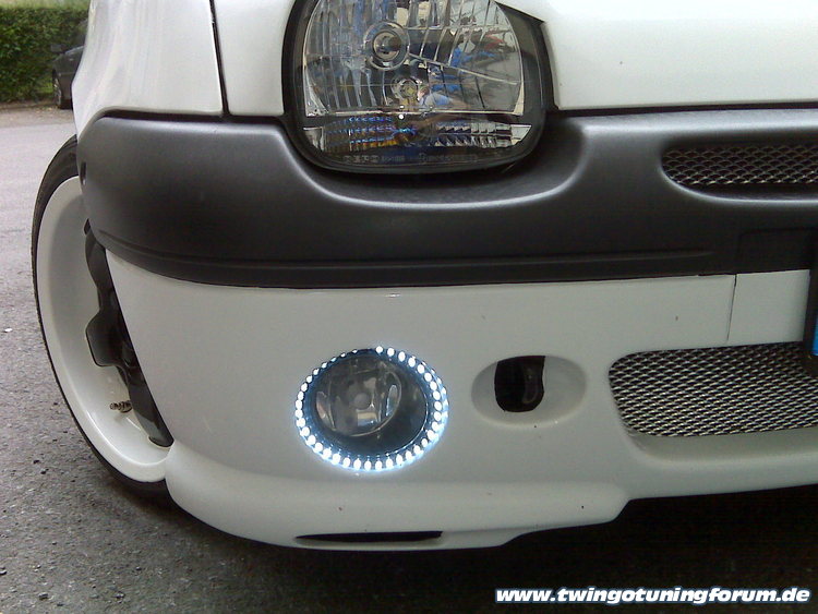 [Bild: twingo-23135324-ANB.jpg]