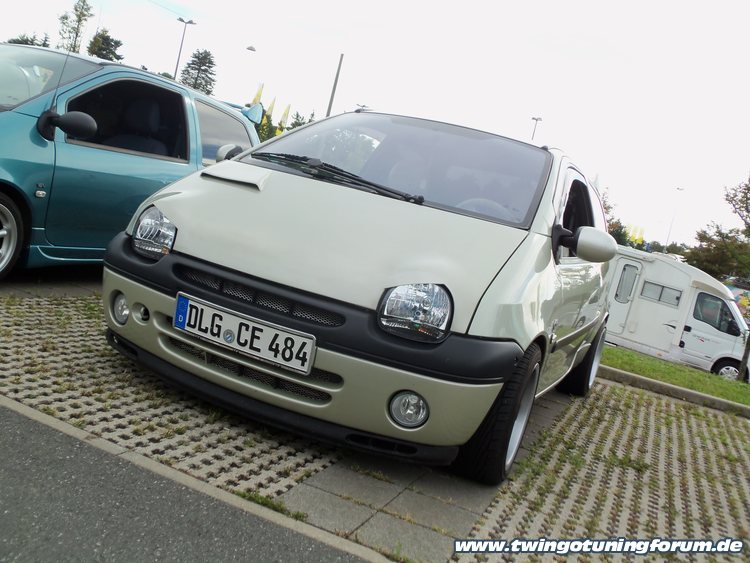 [Bild: twingo-07100434-7Qn.jpg]