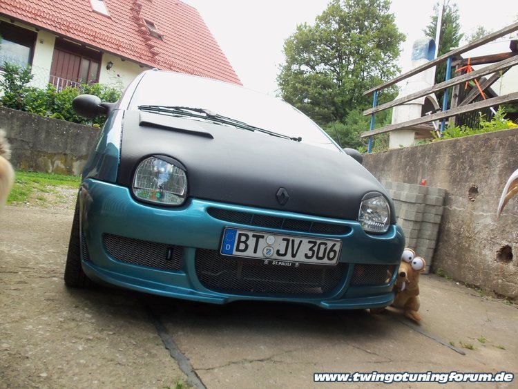 [Bild: twingo-25180223-RhY.jpg]