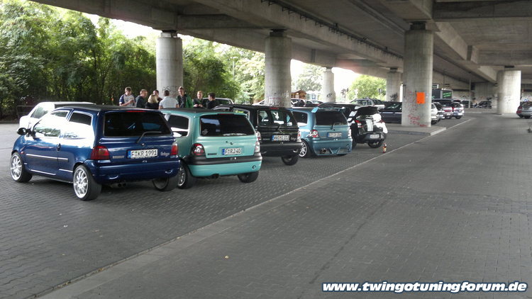 [Bild: twingo-27221624-NfJ.jpg]