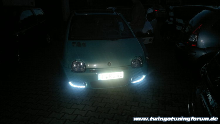 [Bild: twingo-27222342-KNS.jpg]