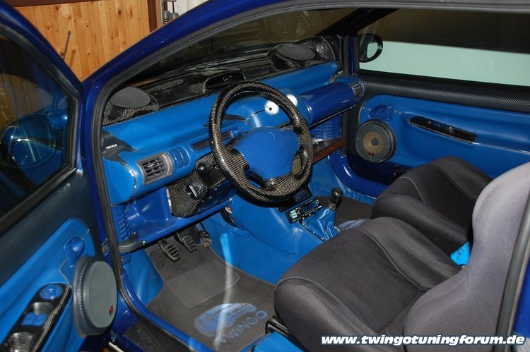 [Bild: twingo-04103842-TRN.jpg]