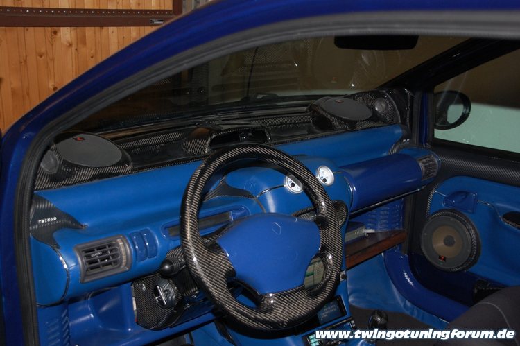 [Bild: twingo-04103857-ykw.jpg]