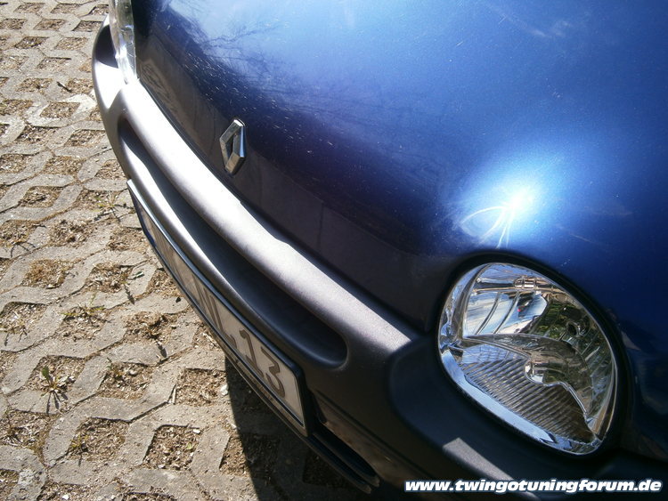 [Bild: twingo-16203903-7cO.jpg]