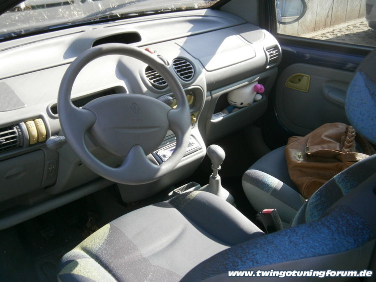 [Bild: twingo-16204132-JAg.jpg]