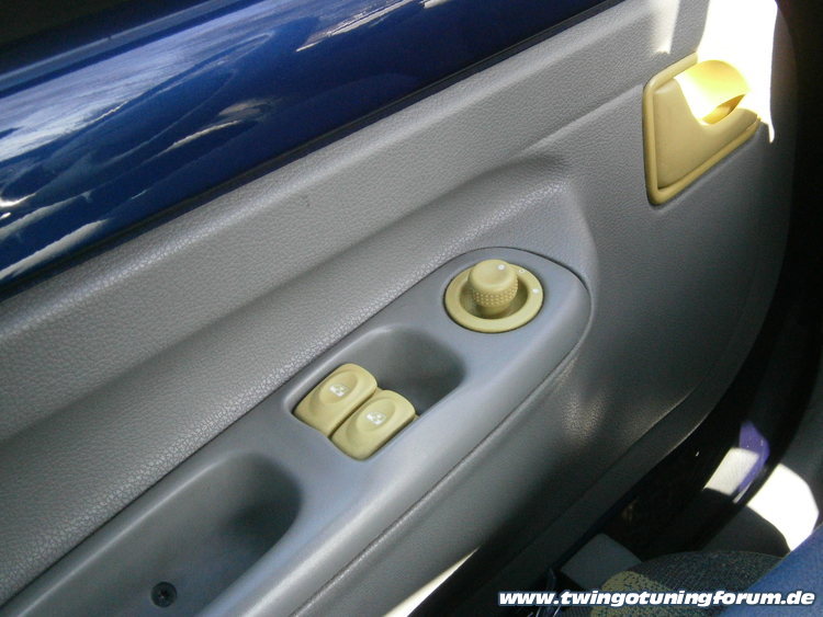 [Bild: twingo-16204247-vz3.jpg]